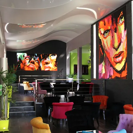 Isola Hotel