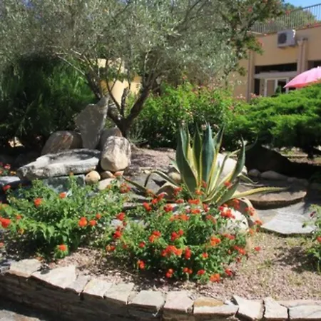 Isola Hotel Borgo (Corsica)