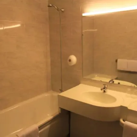 Isola Hotel 3*