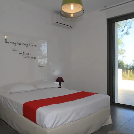 Isola Hotel 3*
