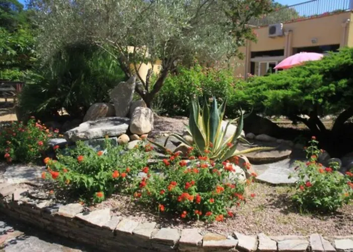 Isola Hotel Borgo (Corsica)