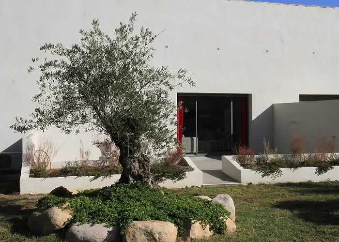 Isola Ξενοδοχείο 3*